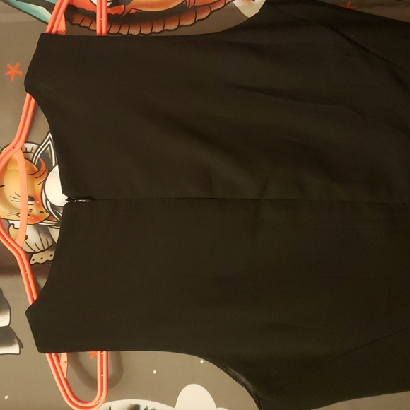 Mela London Dress - Picture 3 of 4